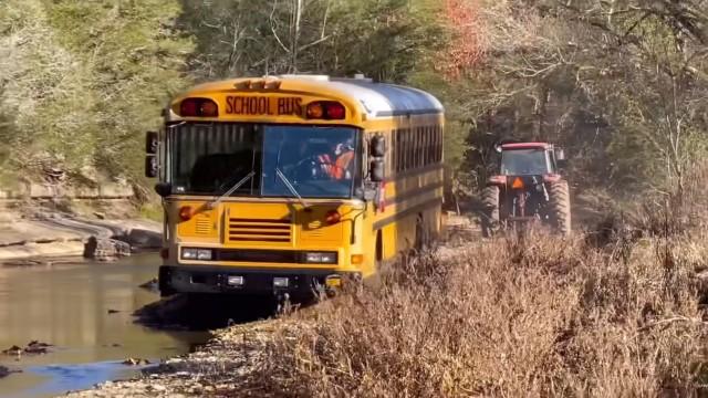 Extreme Schoolbus Off-roading #1
