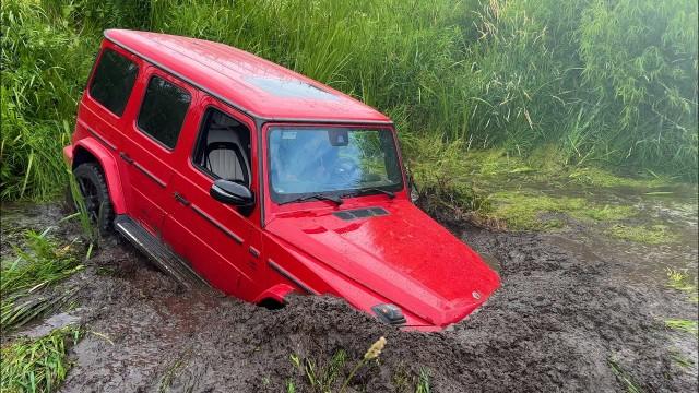 G-Wagon vs Bottomless Sinkhole