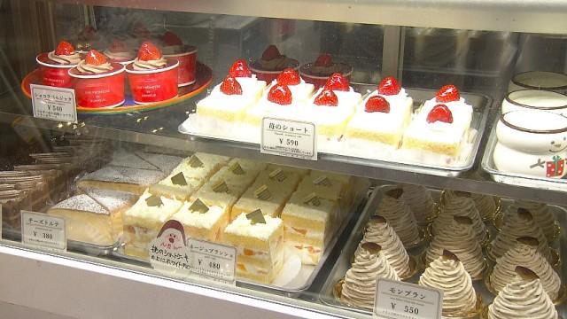 聖夜の長崎 大病院のケーキ店