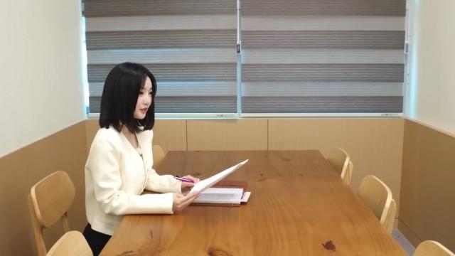 Idol-turned-teacher named Mi-mi-jab from Seoul National University