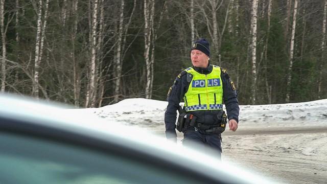 Car chase at the border