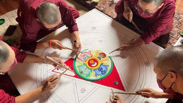 Ein Palast aus Sand: Nepals magische Mandalas
