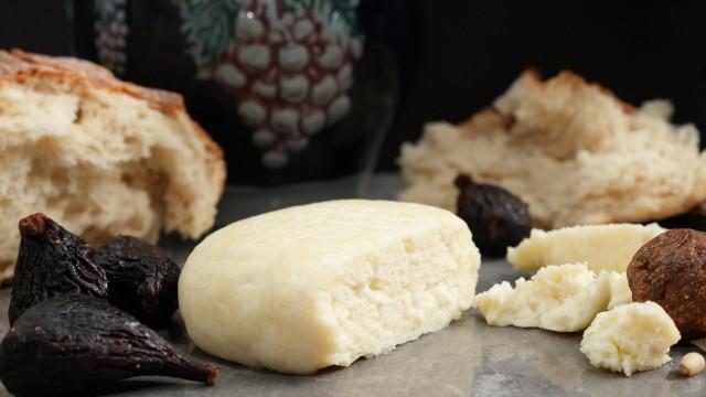 Feeding Emperor Augustus Caesar - Handmade Roman Cheese