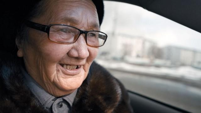 La abuela taxista de Kazajistán