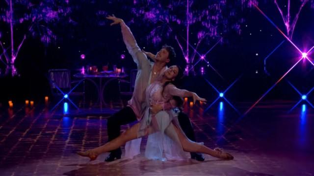Show 4 - Summer Vibes & Dance Specials