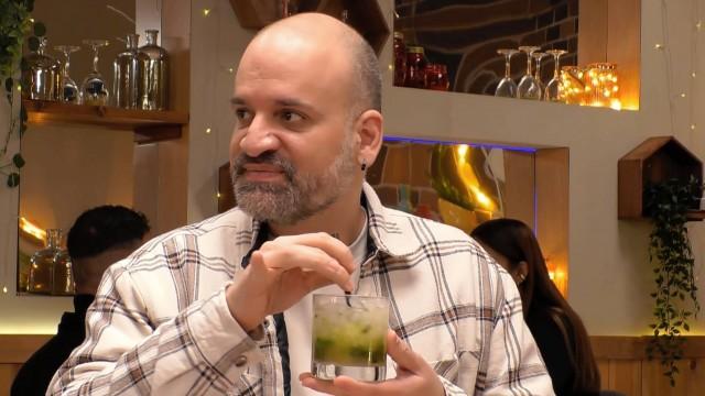 2064 - Sobran las palabras