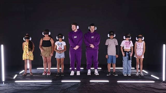 6 Crianças Vs 2 Adultos