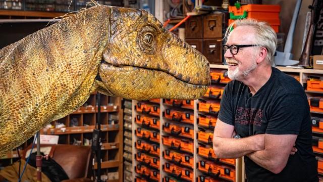 Dino Build: Wearing the Raptor Costume! (Ep 5)