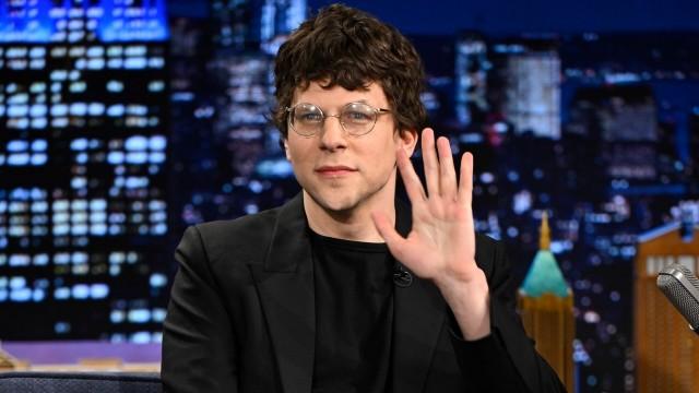 Jesse Eisenberg, Bernadette Peters, Chet Hanks, Heather Pasternak
