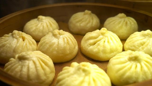 冬の仙台 真夜中の肉まんスタンドで