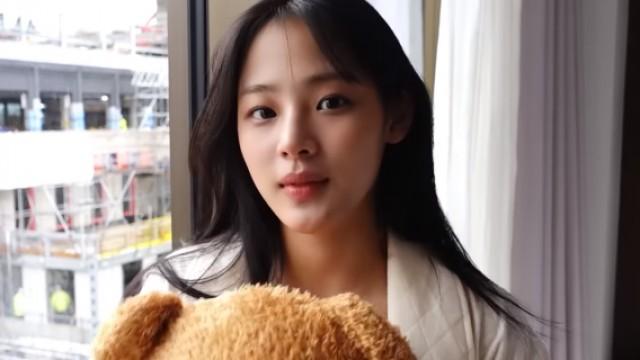 MINJI SCENE #10 | Off to London