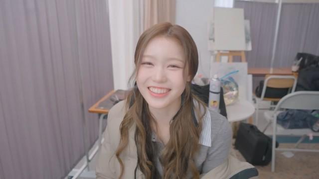 JEONG SAE BI 'THE SHOW' MC Debut
