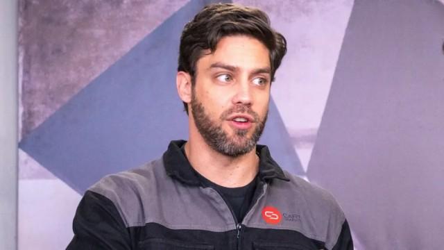 Andrés acepta regresar a CartSmart por complacer a Rosmery