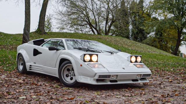  Lamborghini Countach