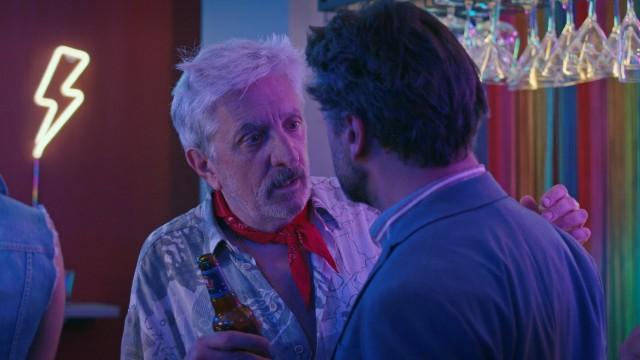 Uma Mentira, Um Bar Gay e Um Ator Revelação