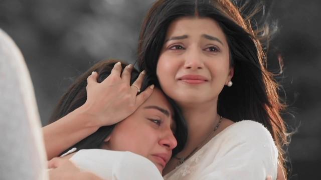Abhira Comforts Ruhi
