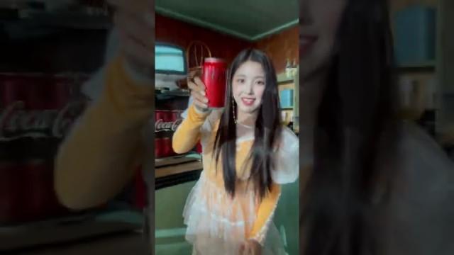 Check out, Popcorn and Zero coke NMIXX #지우 그리고 톡 쏘는 #코크제로 와 함께하는 #코크제로챌린지 #Shorts