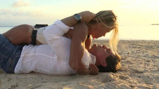 Última hora 11: Un reencuentro cargado amor