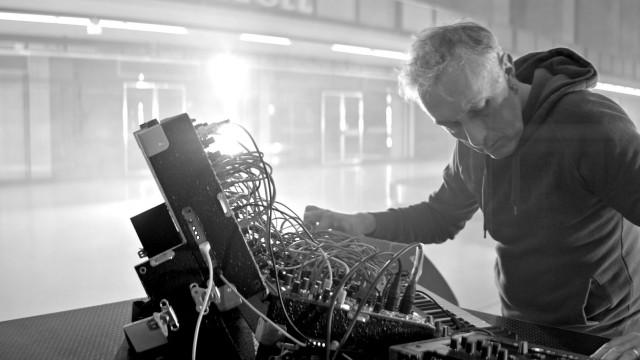 Yann Tiersen: Tempelhof Airport