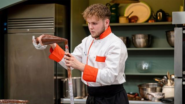 Benoit's Le Café Crème & Gardening Illusion Showpiece