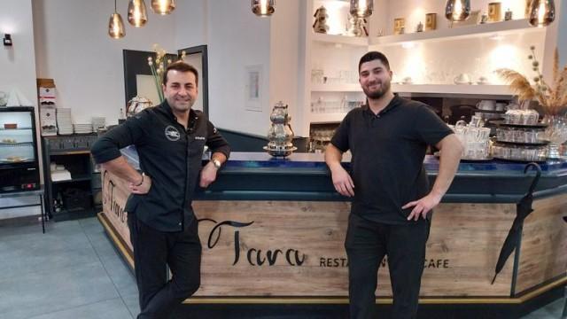 „Tava Restaurant und Cafe“, Essen