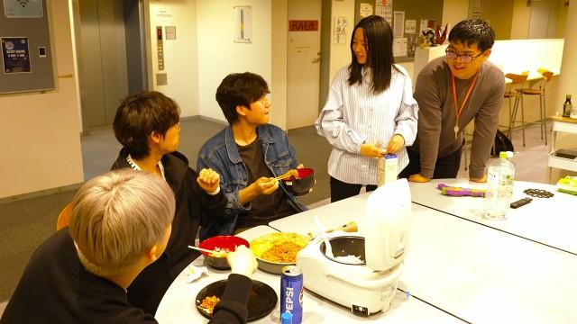 多国籍の学生寮 青春の日々に