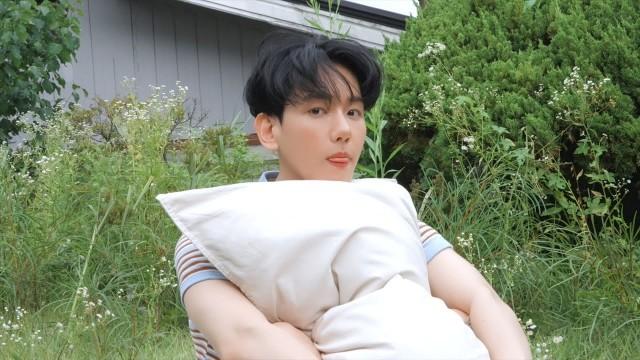 'Hello, World' Jacket Shoot Behind | 백현 (BAEKHYUN)