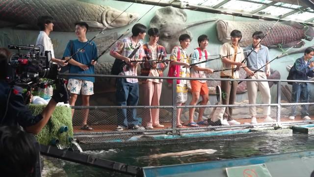 Behind The Scenes] พักกลางวัน at ทะเลลลลล~