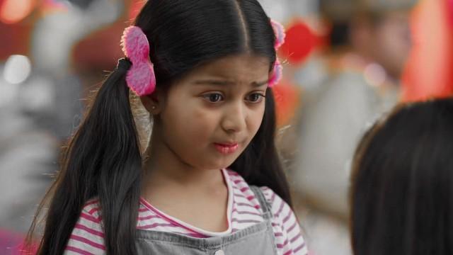 Maira Has a Mishap at Abhira's Stall 