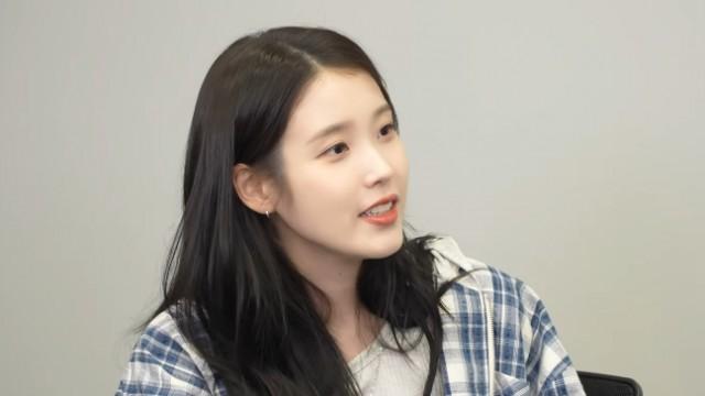 IU Playing Minecraft in Anger! (w. Sam Kim)