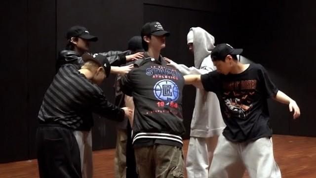 'Bad Desire (With or Without You)' Dance Practice Sketch
