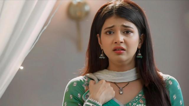 Abhira Sees Armaan Move On 