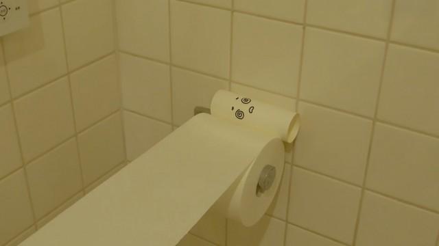 ▽ぐるぐるまわる人 ▽壁がくる