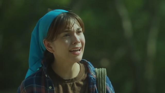 The poor daughter runs away From her acidental crime!