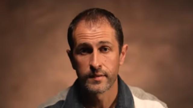ACOUPHÈNES: IL VIT AVEC UN BRUIT ASSOURDISSANT DANS LA TÊTE ET PENSE AU SUIC*DE