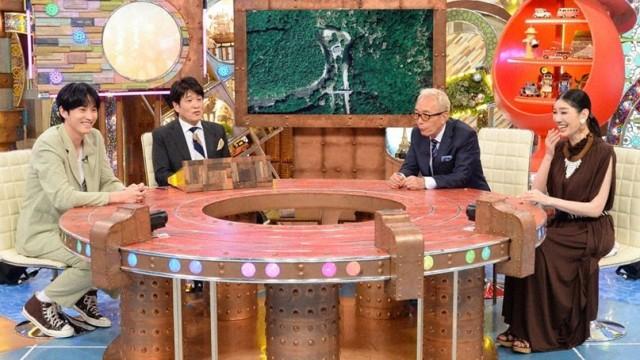 夏の2時間SP！清流の中州に家!？仲間と見守る絶景…無数に舞う蛍の光