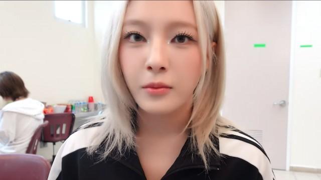 EP.71 World Tour 'Our FLOWERLD (Belllie've You)' in America Behind (2)