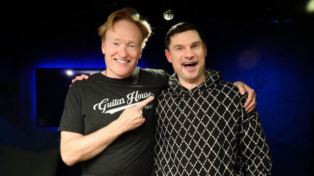 Flula Borg Returns Again