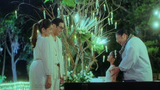 The obsessed lover proposes to Wilfred!
