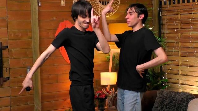 2154 - Unidos por la música