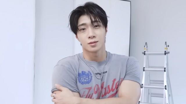 EP.143 'Cosmopolitan' Photo Shoot Behind