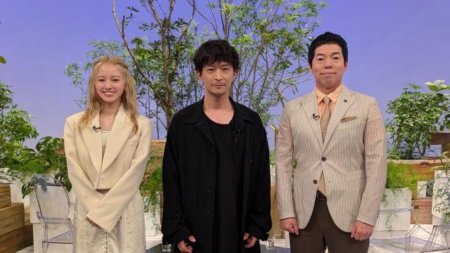 人気声優・俳優の津田健次郎が故郷ジャカルタへ!記憶の源泉を辿る