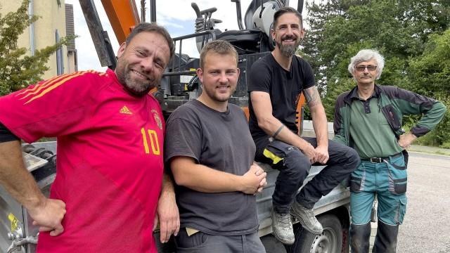 Der Hof mit dem riesigen Rosenbogen