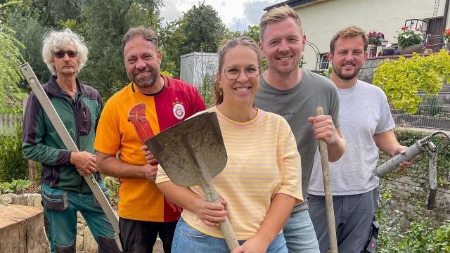 Geschwungene Gartenpfade an der Wassermühle