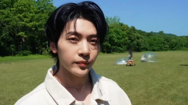 THE 1ST FULL ALBUM ❝NEVER SAY NEVER❞ Jacket Behind