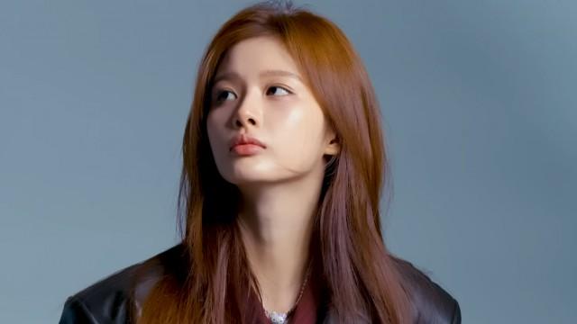 SULLYOON's 'ELLE Korea' Photo Shoot Behind