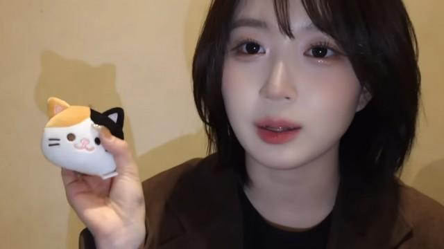 HAEWON's New Year's Day Vlog | Drive After Work, Dog Coco, Visit Alma Mater, Eat Meat with Family