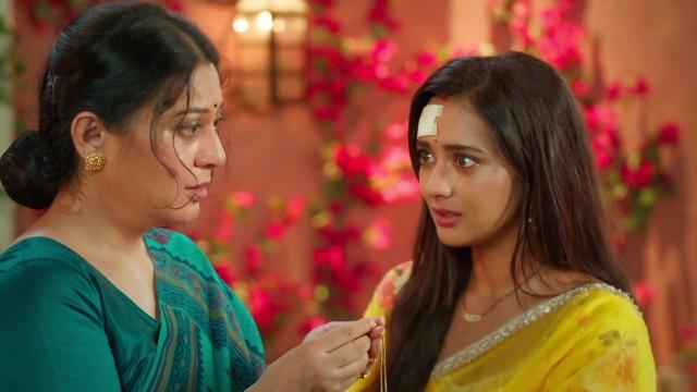 Katha Uncovers Gayatri's Truth