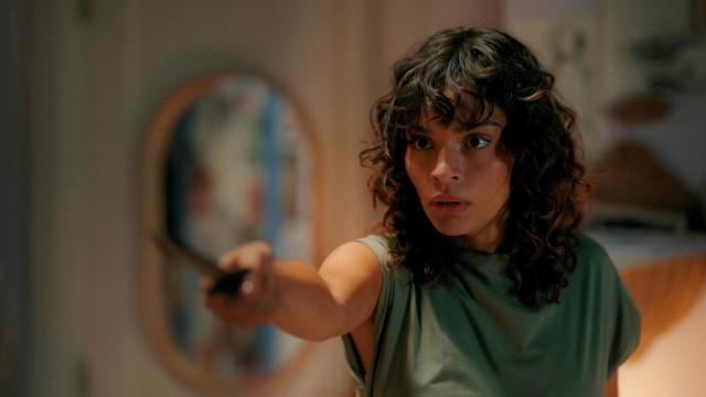 Um Espelho Para Uma Górgona