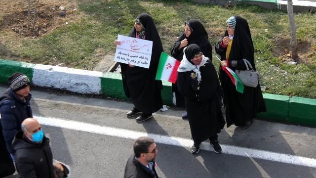  Lo mejor de ‘Hoy en EL PAÍS’ | Irán: la mujer que traduce al régimen